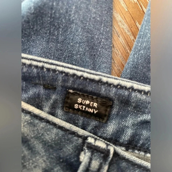 ✨ Miss Me Distressed Stretch Easy Skinny Jeans Size 27 - Picture 12 of 13